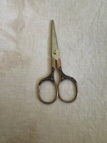 Bronze tone medium size scissors